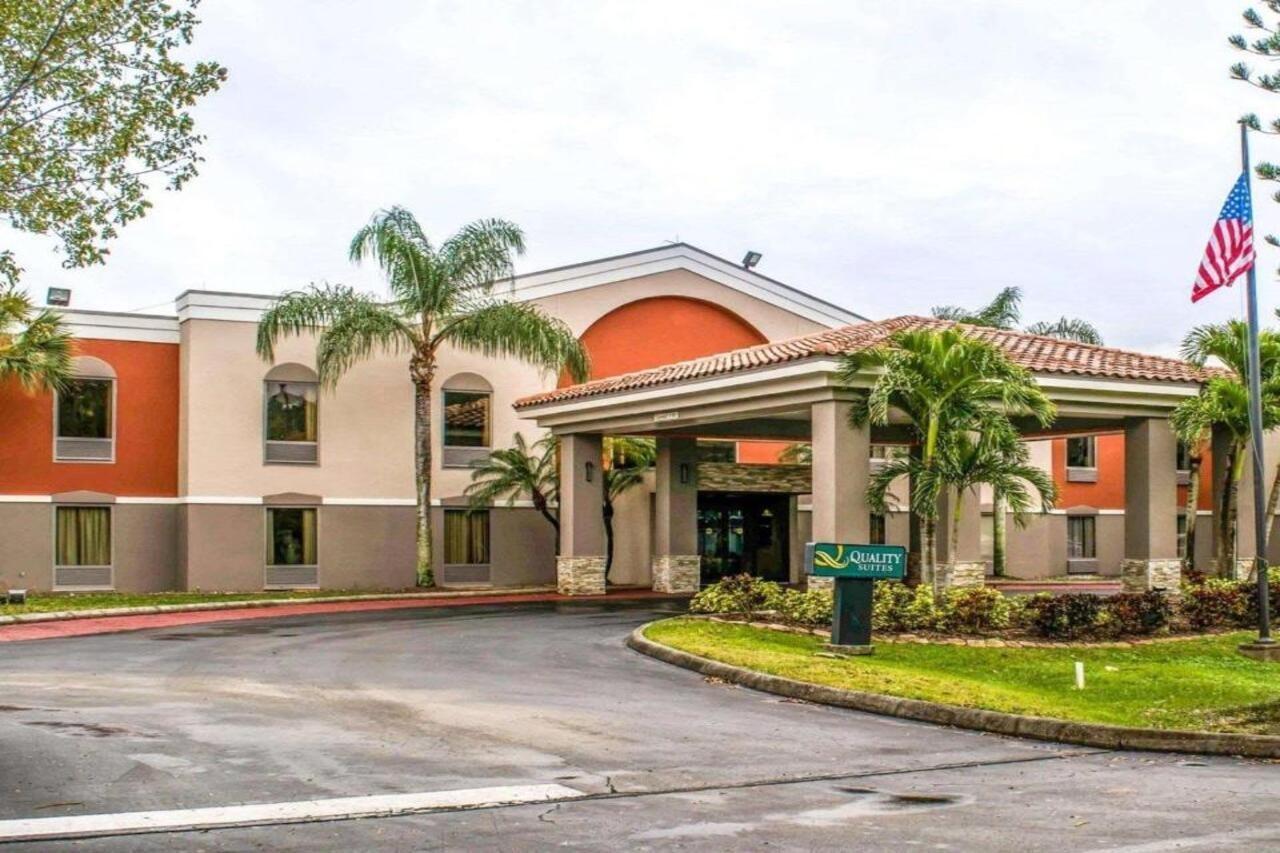 Quality Suites Fort Myers Airport I-75 Екстериор снимка