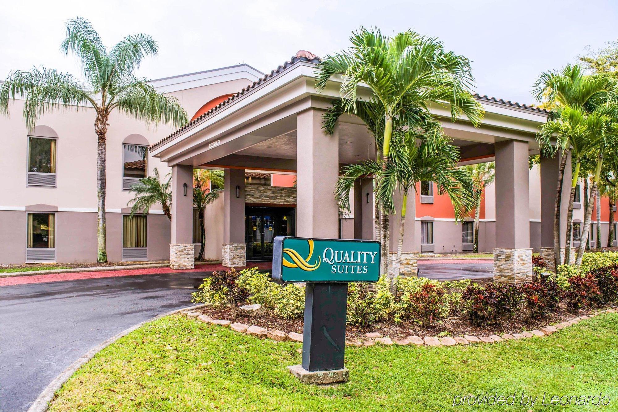 Quality Suites Fort Myers Airport I-75 Екстериор снимка