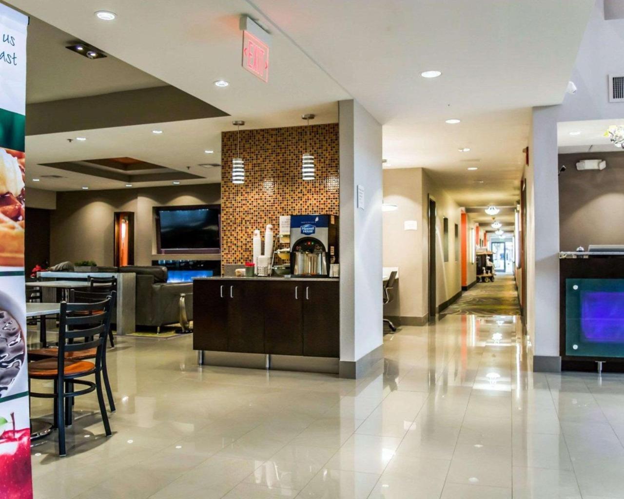 Quality Suites Fort Myers Airport I-75 Екстериор снимка
